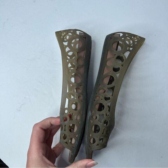 Crocs Brown Flats 8 Intricate circle Cut-Out Design - Picture 6 of 7